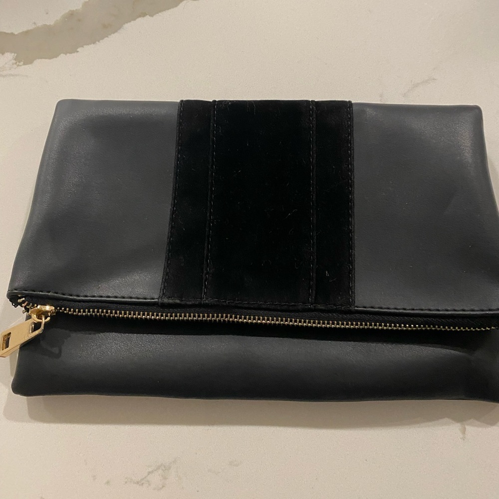 Black clutch